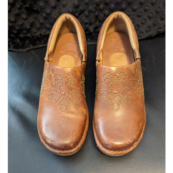 Ariat Shoes Women's 7.5 Strathmore Nubuck Leather Studded Clog Style # 21203 - Picture 2 of 12